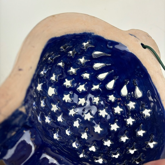 Handmade Tunisian cutout wall lamp in cobalt blue over terracotta - Picture 5 of 14